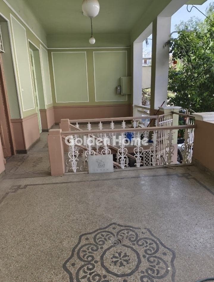 House in Agia Sofia, Piraeus — Photo 1 of 11