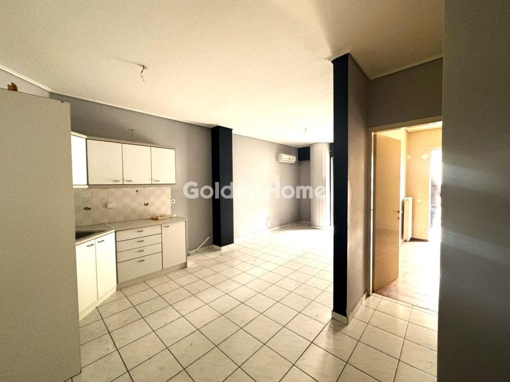 Apartment in Agia Paraskevi, Nea Smyrni — Photo 1 of 8