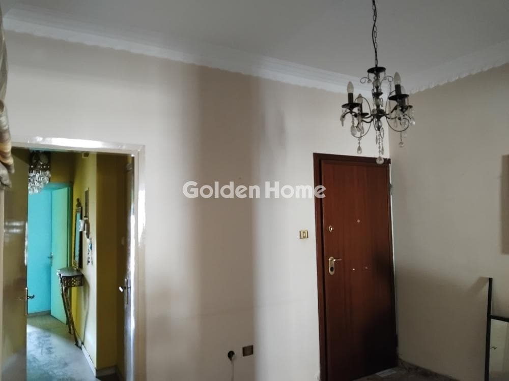 Apartment in Frourio, Patra — Photo 1 of 8