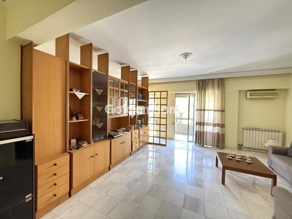 Apartment in Mikrolimano, Piraeus — Photo 1 of 25