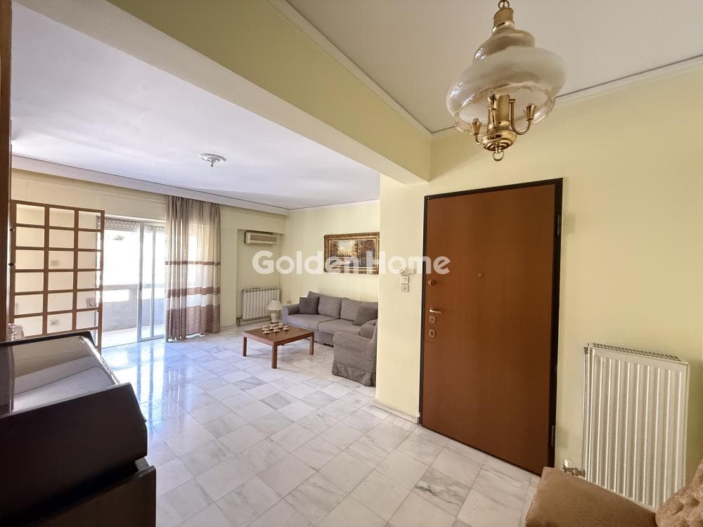 Apartment in Mikrolimano, Piraeus — Photo 2 of 25