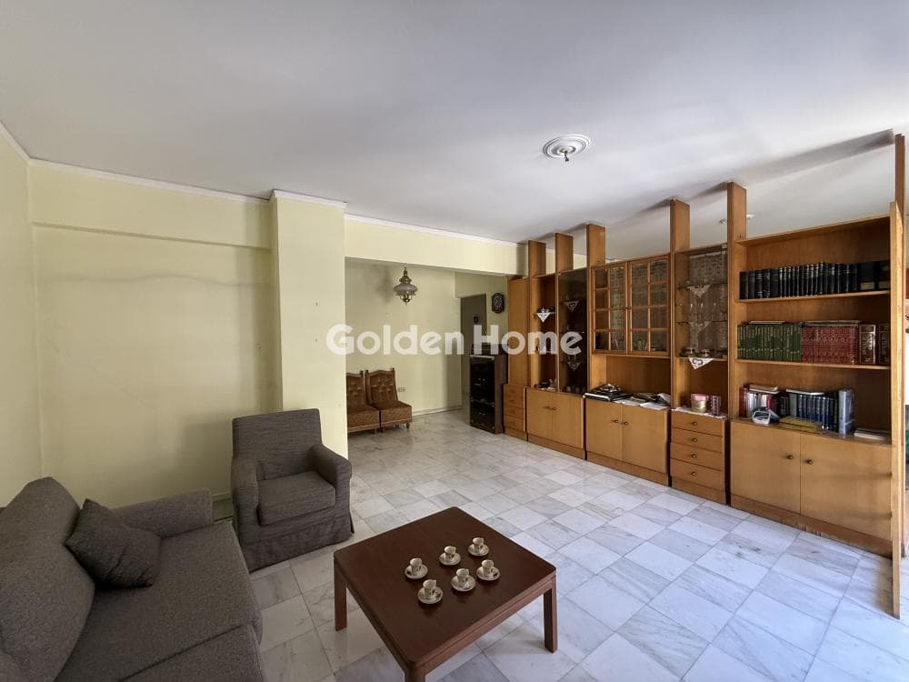 Apartment in Mikrolimano, Piraeus — Photo 4 of 25