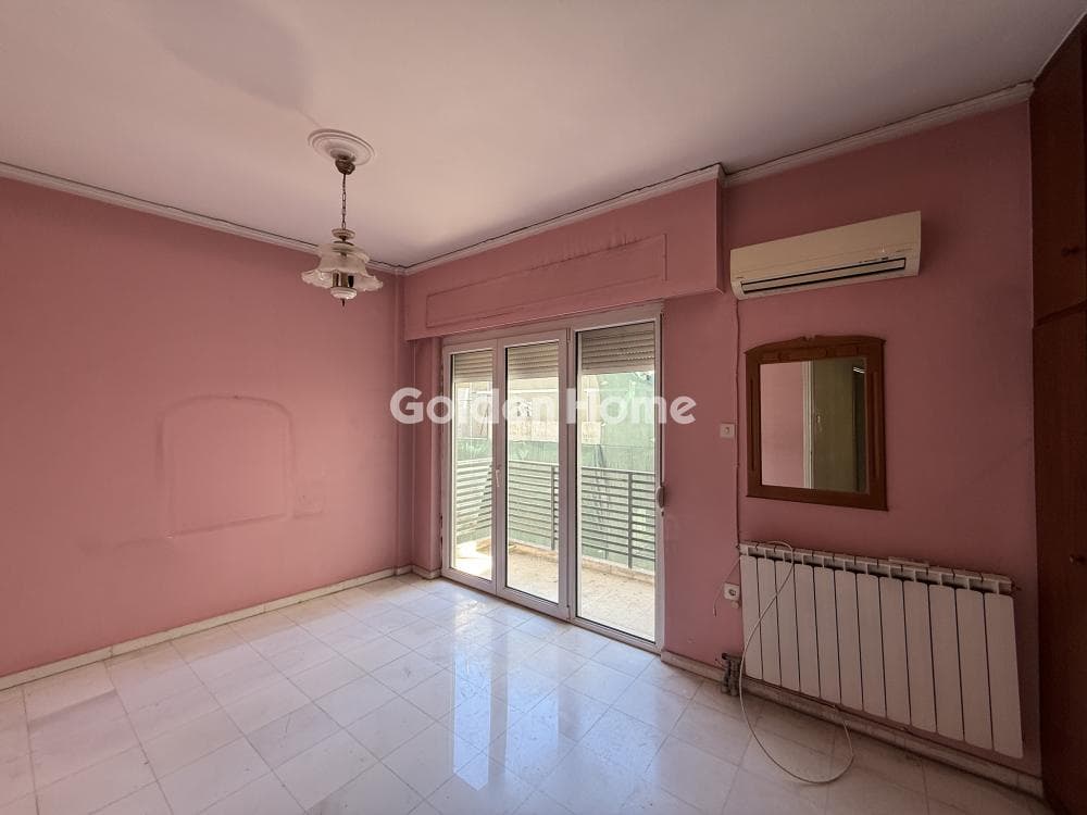 Apartment in Mikrolimano, Piraeus — Photo 16 of 25