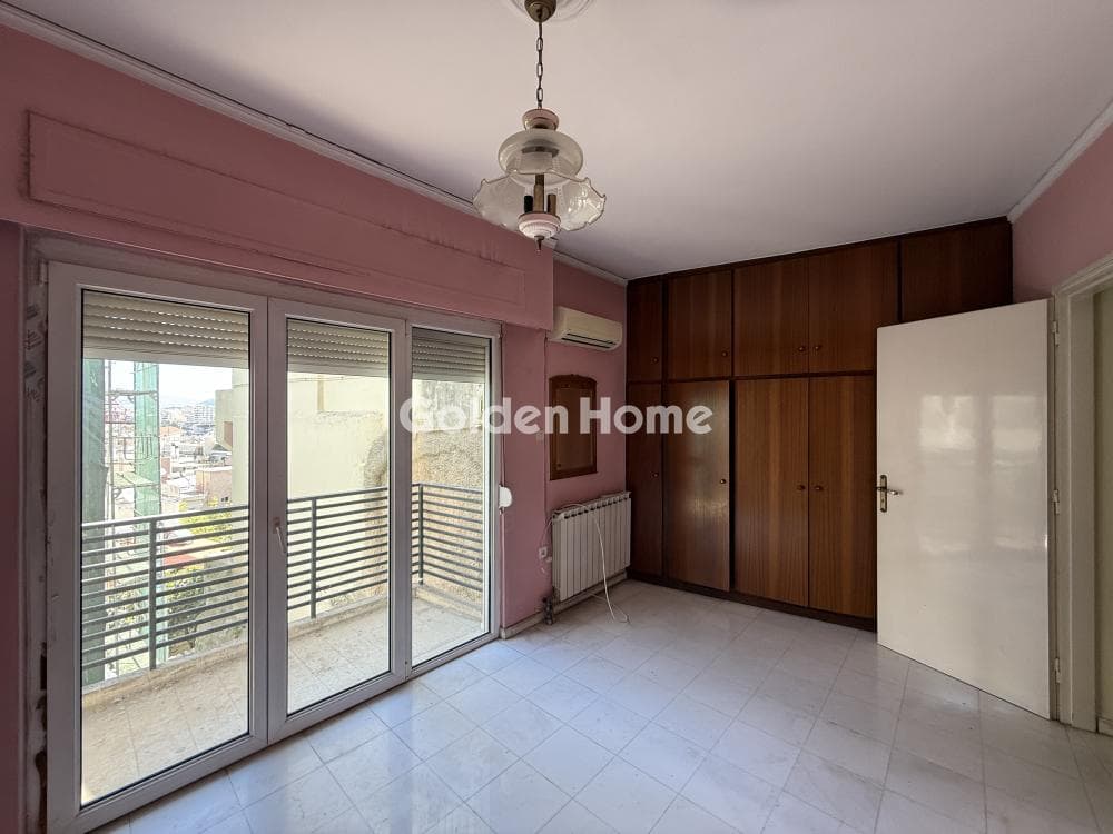Apartment in Mikrolimano, Piraeus — Photo 15 of 25