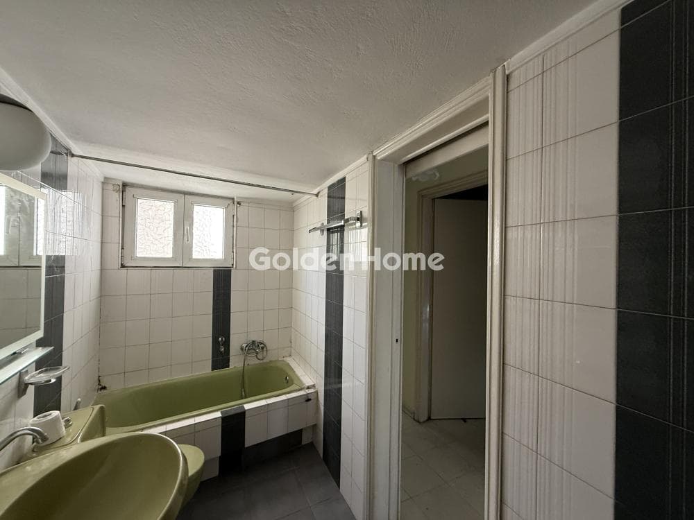 Apartment in Mikrolimano, Piraeus — Photo 20 of 25