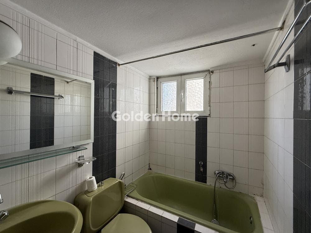 Apartment in Mikrolimano, Piraeus — Photo 21 of 25