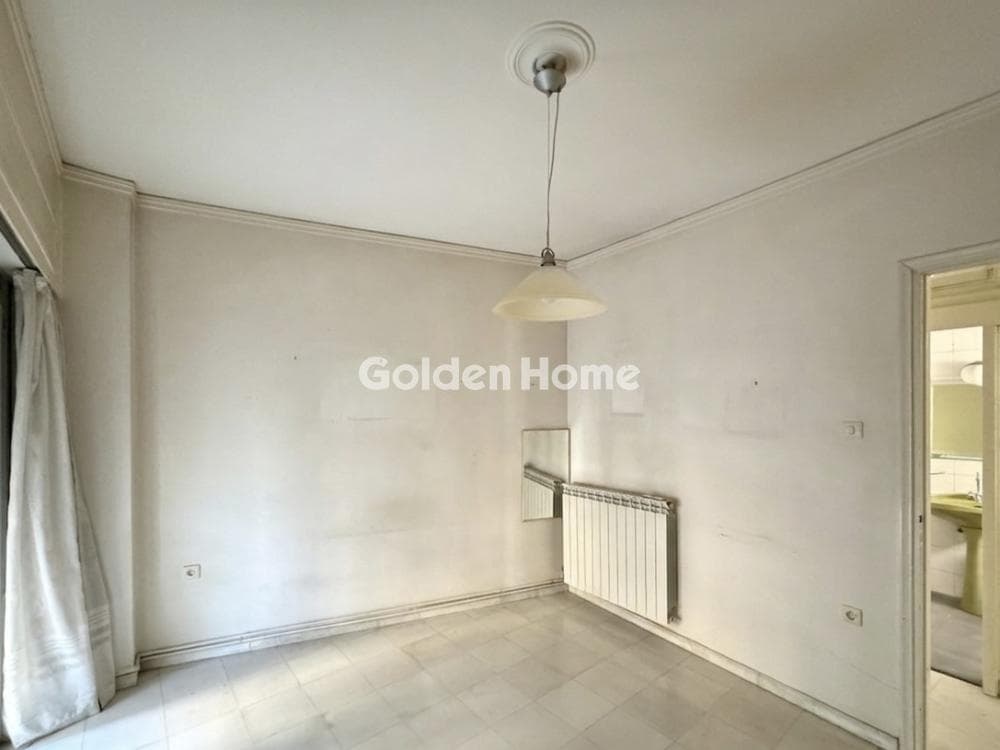 Apartment in Mikrolimano, Piraeus — Photo 12 of 25