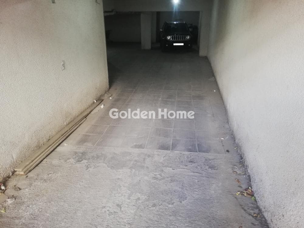 Χώρος Στάθμευσης στην Άγιος Γεώργιος, Νίκαια — Φωτογραφία 6 από 9