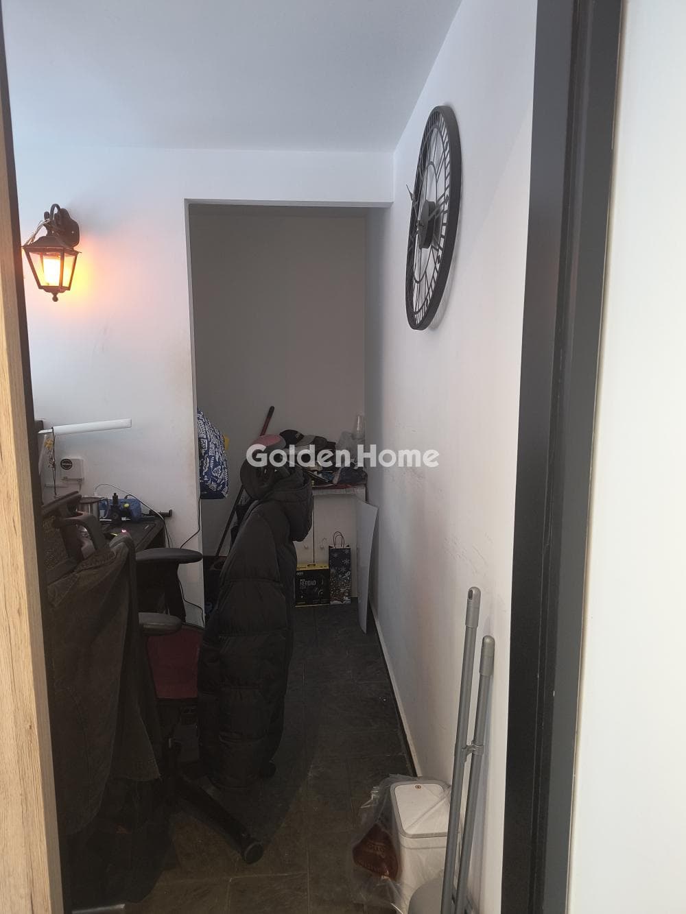 Retail Store in Kallithea, Kalithea — Photo 10 of 22