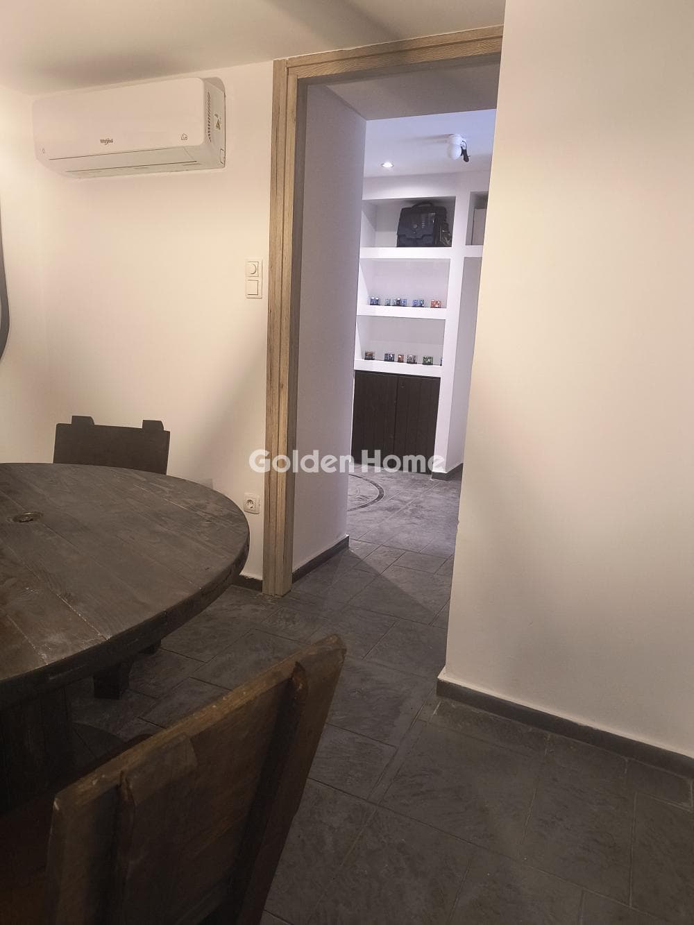Retail Store in Kallithea, Kalithea — Photo 12 of 22