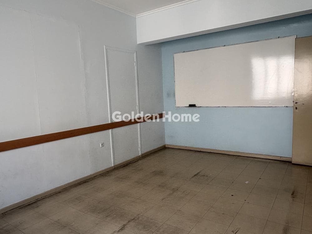 Office in Platia Kanigos, Exarchia - Neapoli — Photo 4 of 8