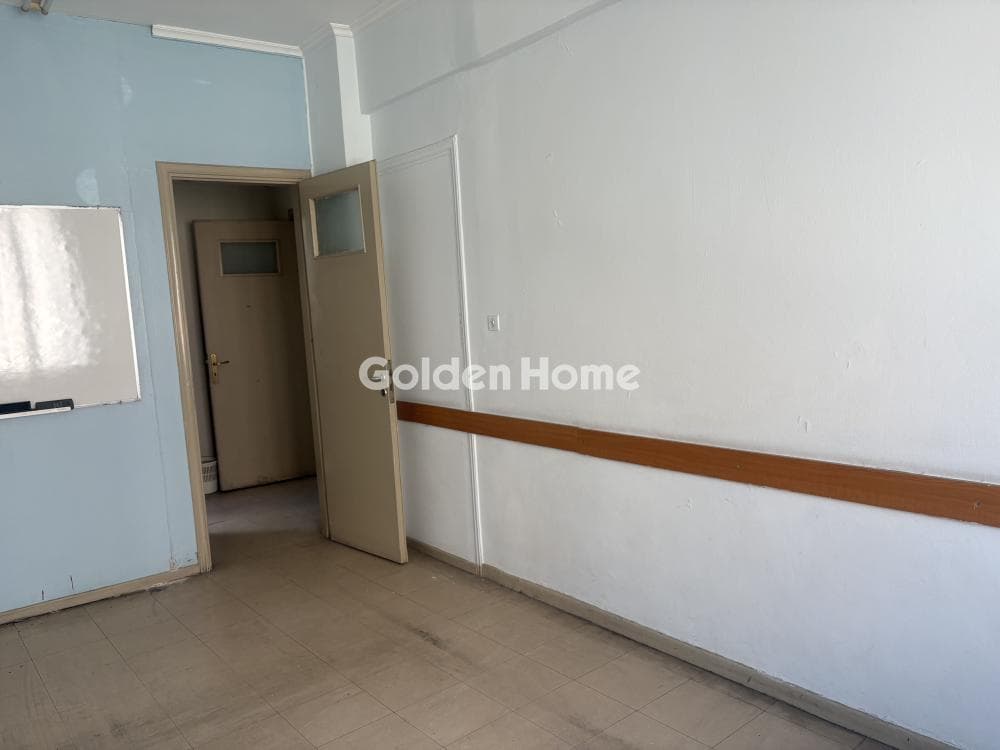 Office in Platia Kanigos, Exarchia - Neapoli — Photo 7 of 8