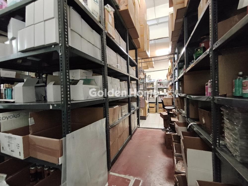 Retail Store in Palaio Irakleio, Lykovrisi — Photo 1 of 3