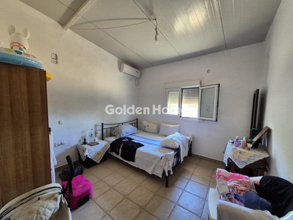 House in Perani, Salamina — Photo 8 of 13
