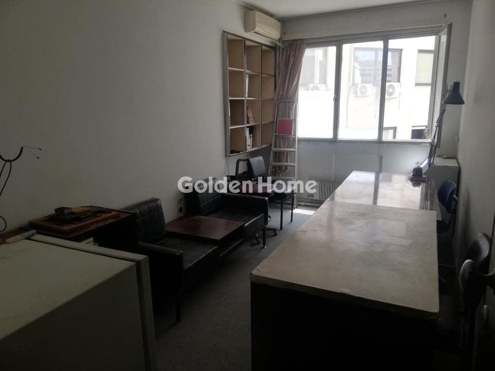 Office in Platia Kanigos, Exarchia - Neapoli — Photo 2 of 15