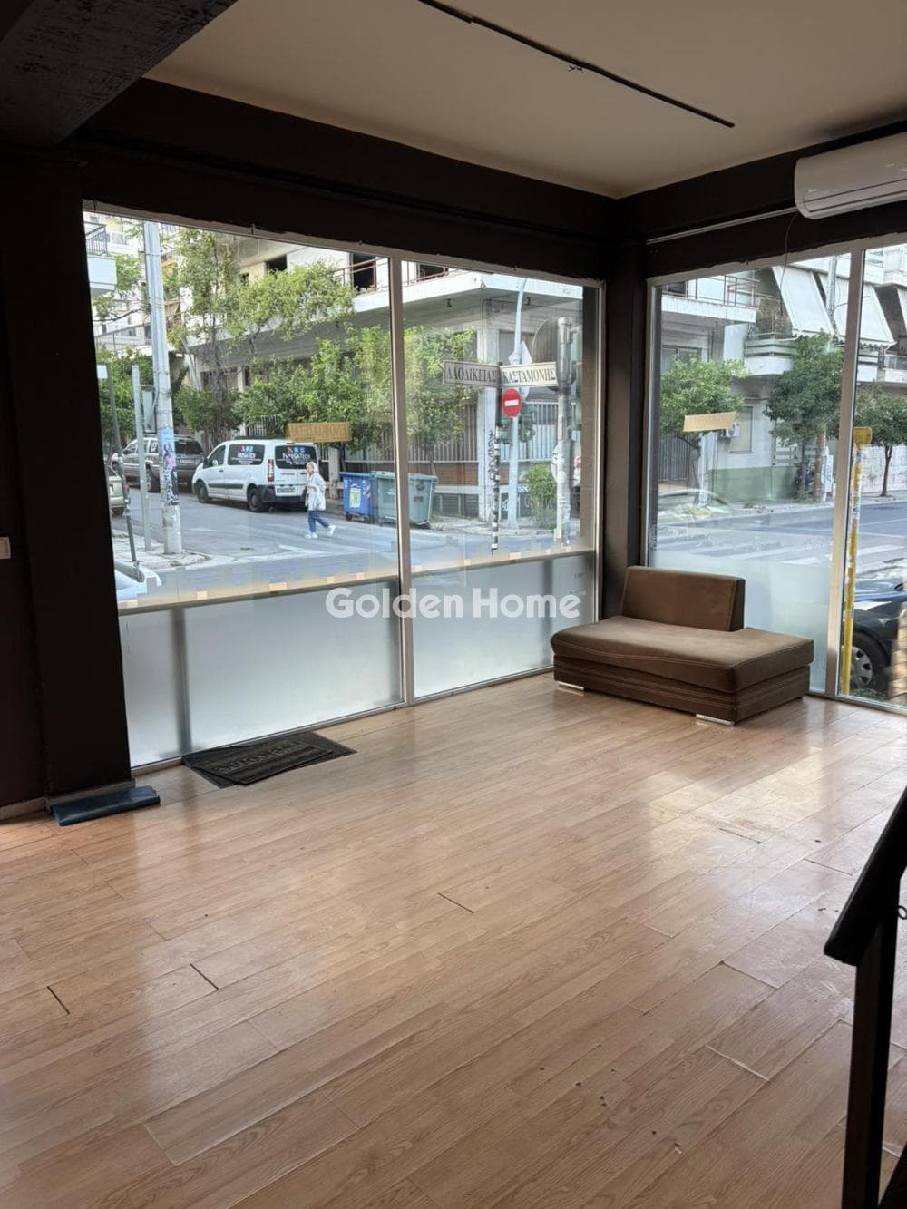 Retail Store in Agios Ioannis Chrisostomos, Nikaia — Photo 4 of 18