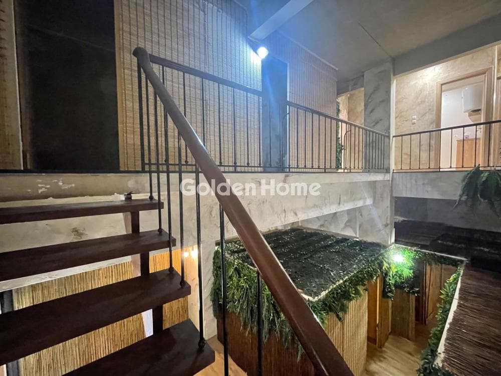 Retail Store in Monastiraki, Historic Center — Photo 9 of 21