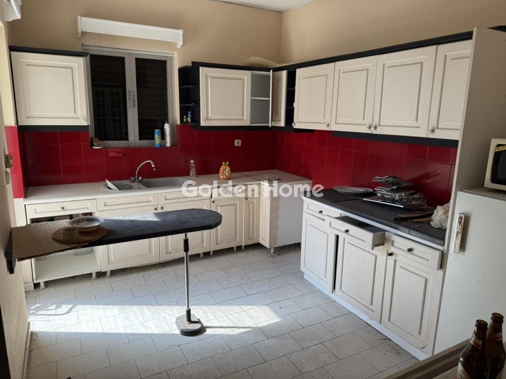 Apartment in Creteka, Galatsi — Photo 1 of 12