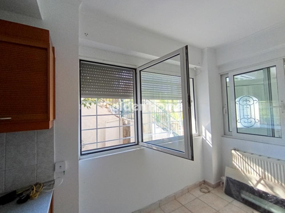 Apartment in Cemetery, Nikaia — Photo 4 of 15