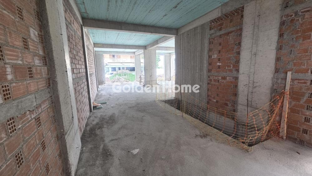Retail Store in Perivolia, Messatida — Photo 3 of 16