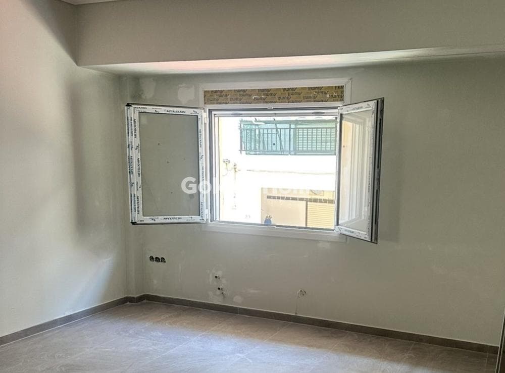 Apartment in Center, Ilion — Photo 1 of 4