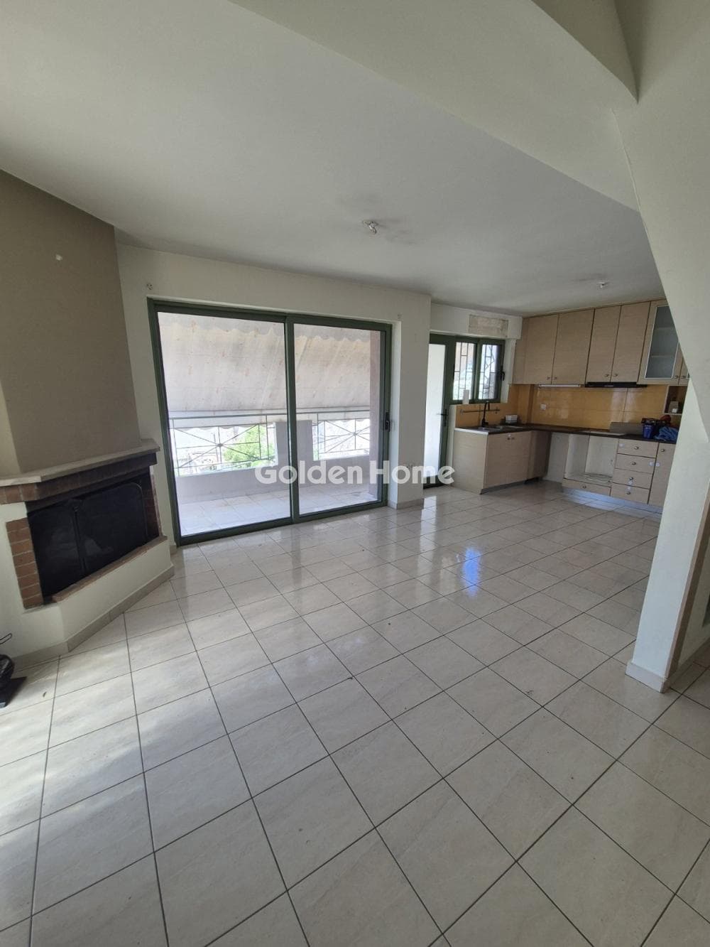 Apartment in Creteka, Galatsi — Photo 1 of 18