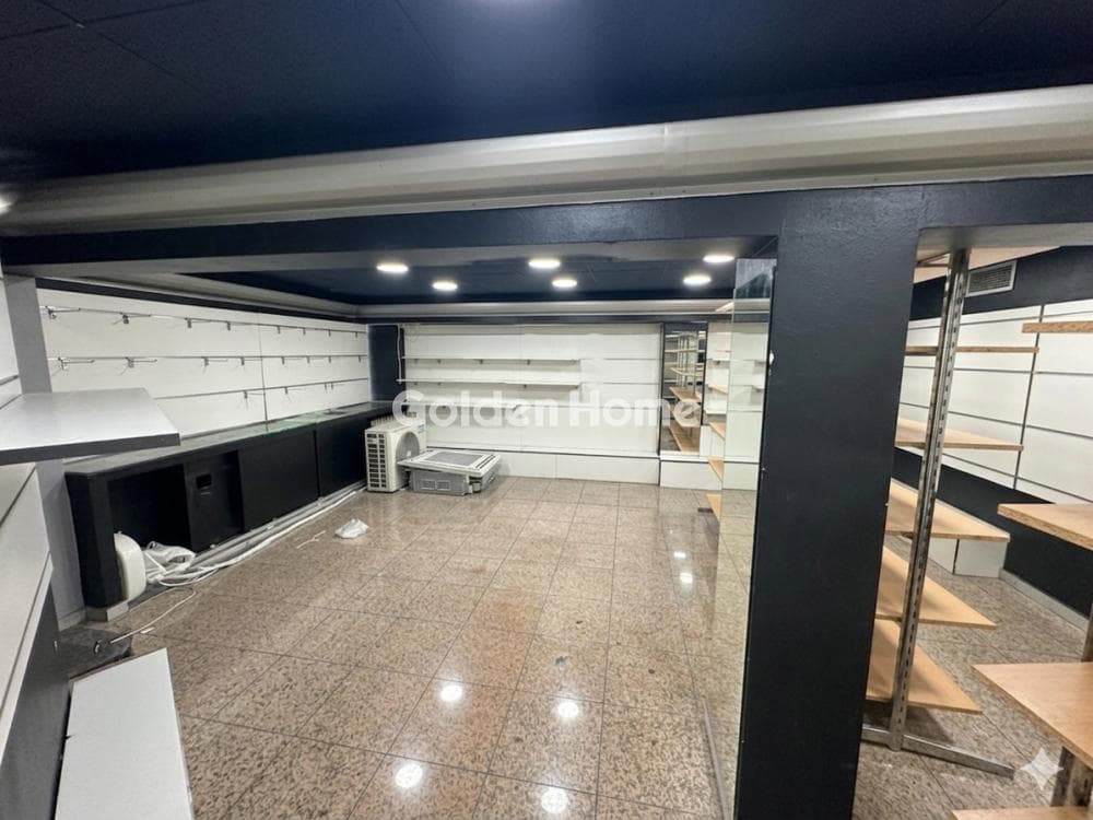 Retail Store in Palatiani, Ilion — Photo 10 of 14