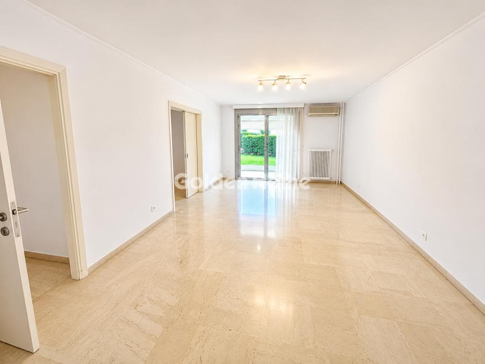 Apartment in Evryali, Voula — Photo 1 of 23
