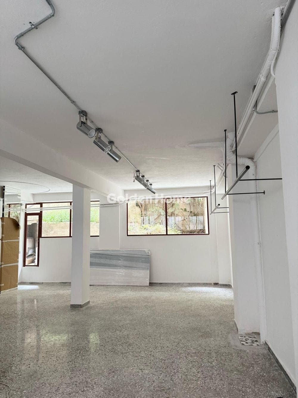 Office in Strefi, Exarchia - Neapoli — Photo 1 of 6