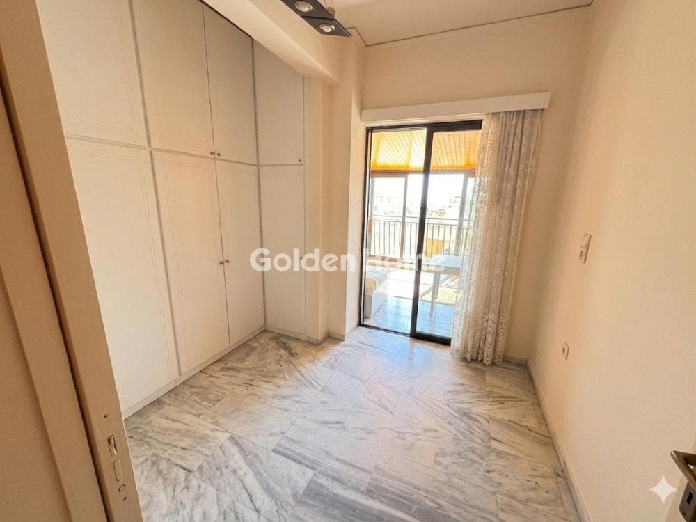 Apartment in Chatzikiriakeio, Piraeus — Photo 4 of 14