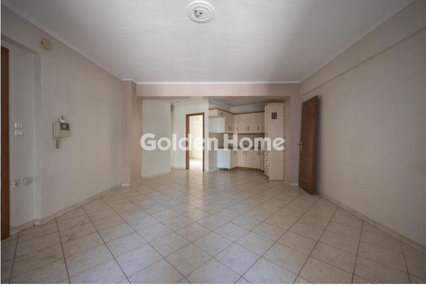Apartment in Fillipou, Ampelokipoi — Photo 2 of 13