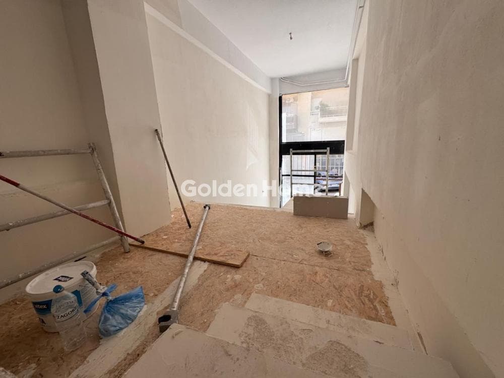 Retail Store in Rouf, Tavros — Photo 2 of 7