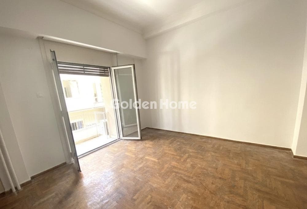 Apartment in Kipseli, Kipseli — Photo 2 of 17