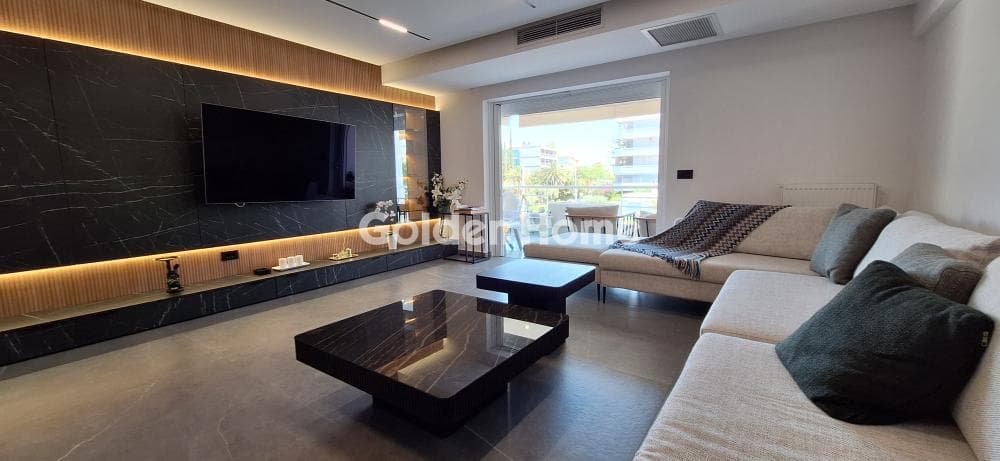 Apartment in Kato Voula, Voula — Photo 1 of 39