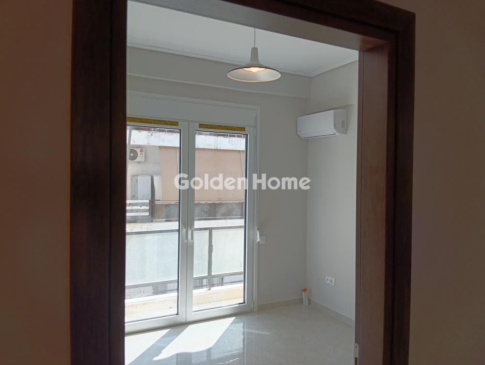 Apartment in Maniatika, Piraeus — Photo 2 of 11