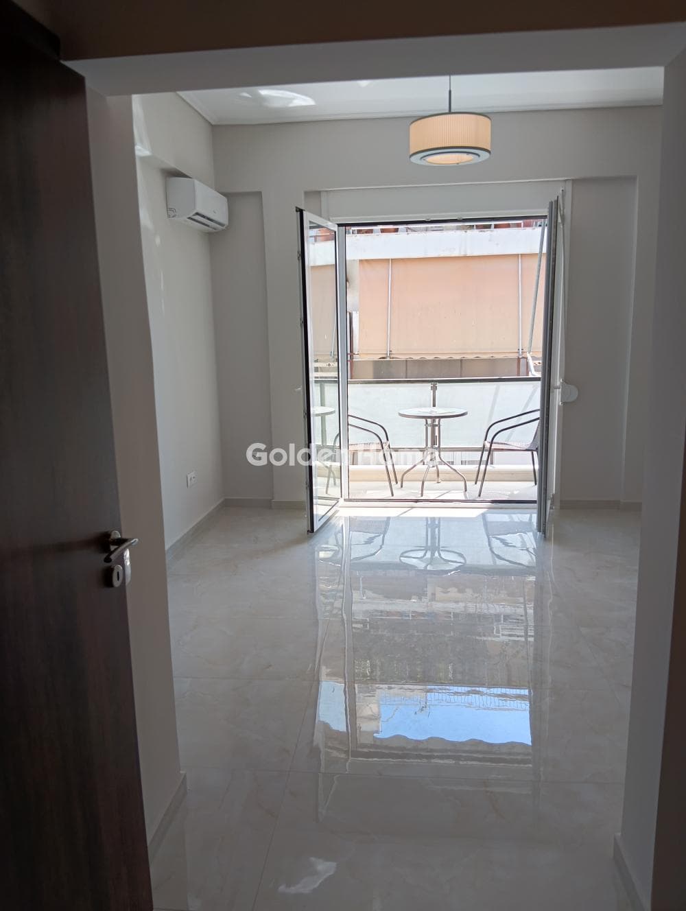 Apartment in Maniatika, Piraeus — Photo 1 of 11