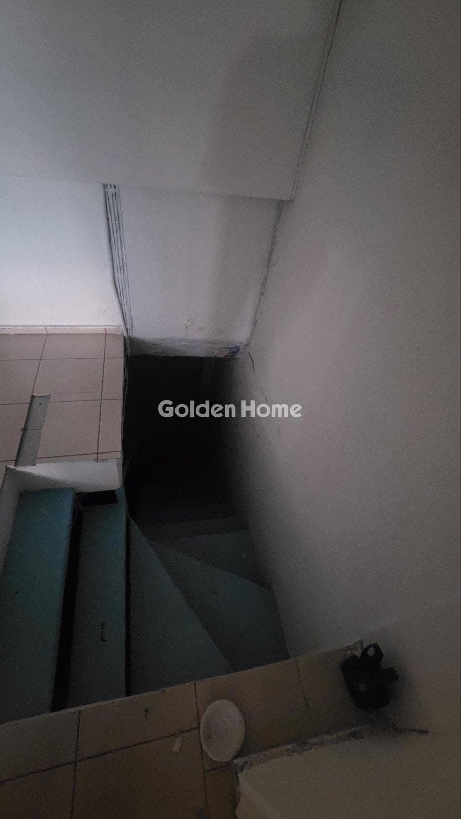 Retail Store in Soras, Patra — Photo 11 of 14