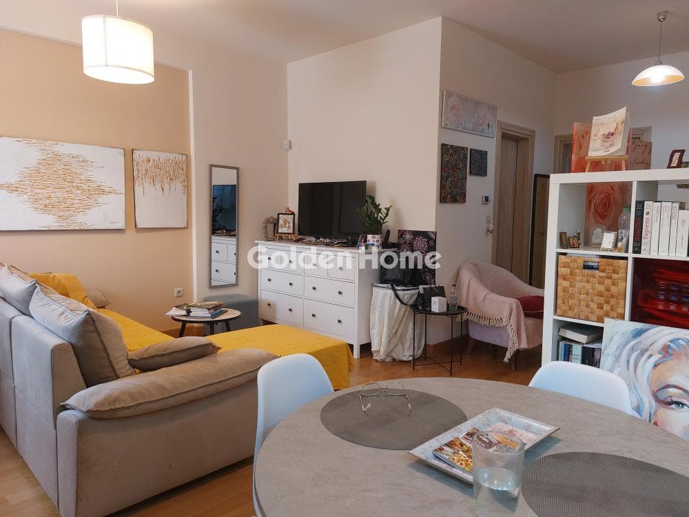 Apartment in Center, Ilion — Photo 1 of 19