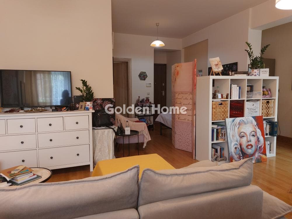 Apartment in Center, Ilion — Photo 3 of 19