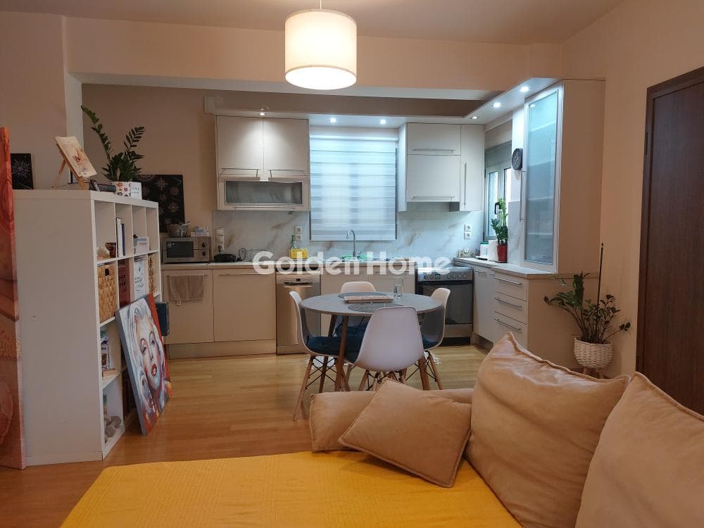 Apartment in Center, Ilion — Photo 4 of 19