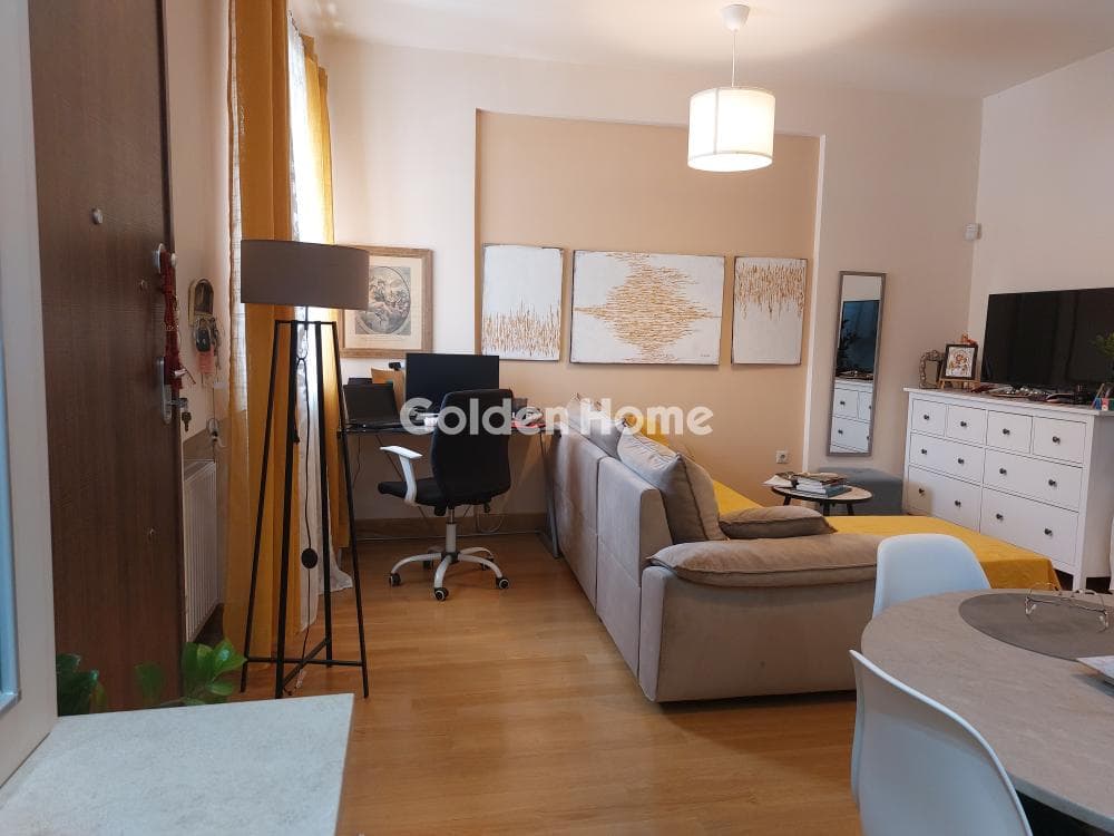 Apartment in Center, Ilion — Photo 2 of 19