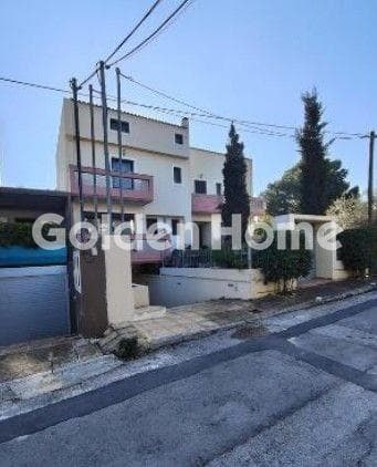 House in Adames Oikismos Grammos - Foinikas, Kifisia — Photo 1 of 2