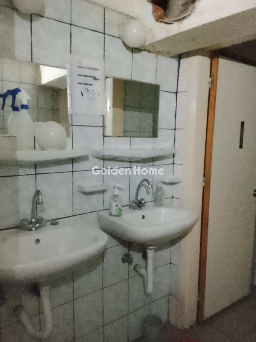 Retail Store in Center, Dafni — Photo 18 of 21