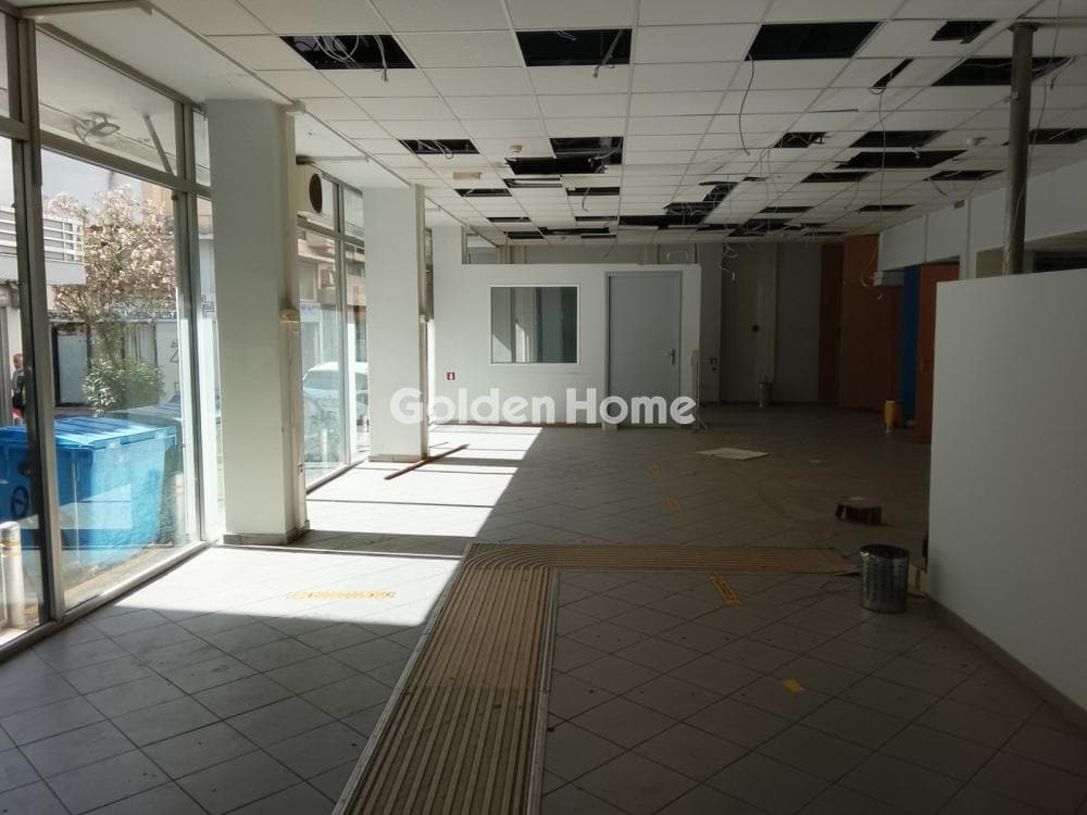 Retail Store in Center, Dafni — Photo 7 of 21