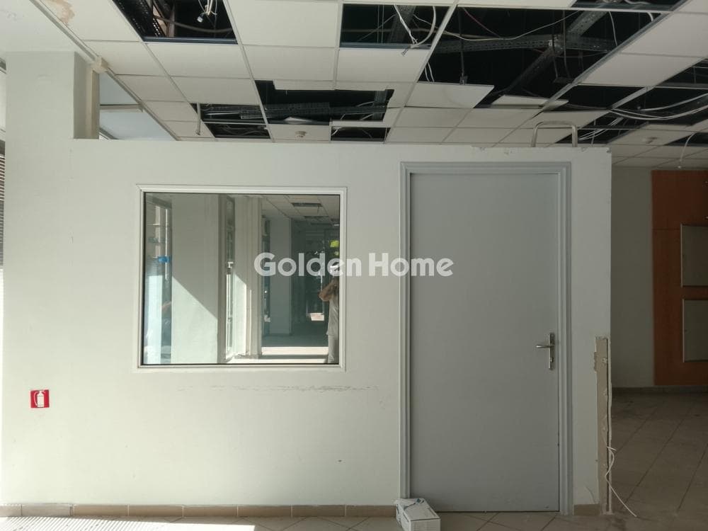 Retail Store in Center, Dafni — Photo 6 of 21