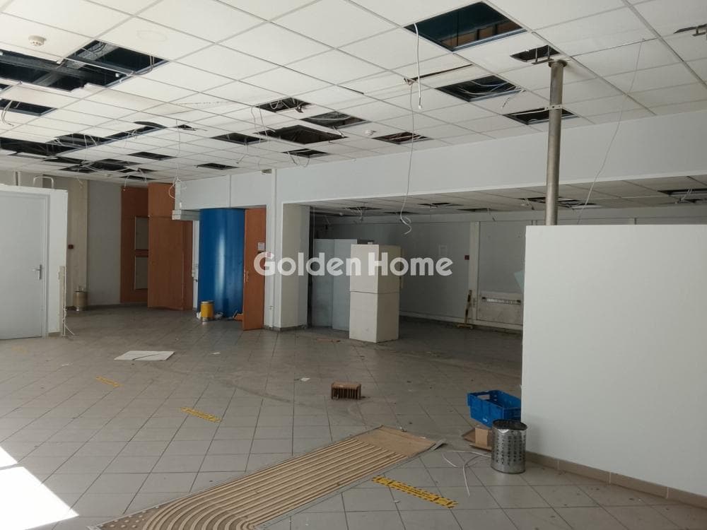 Retail Store in Center, Dafni — Photo 4 of 21
