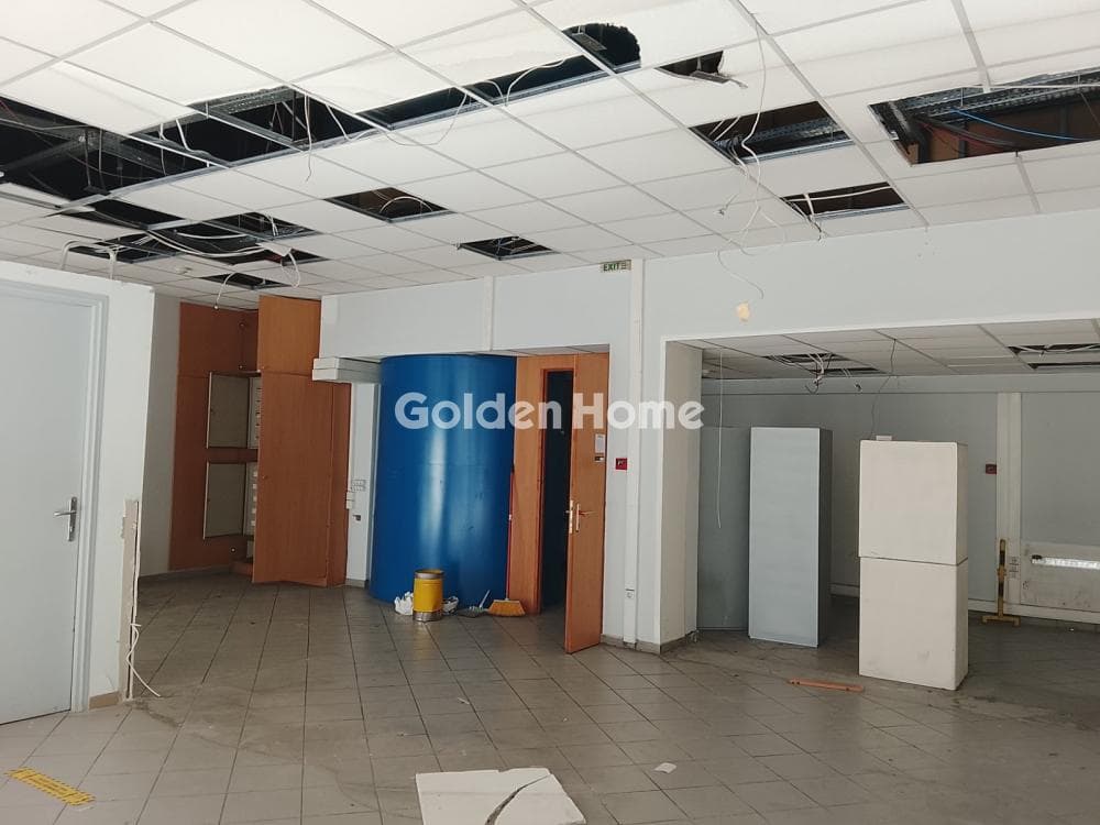 Retail Store in Center, Dafni — Photo 3 of 21