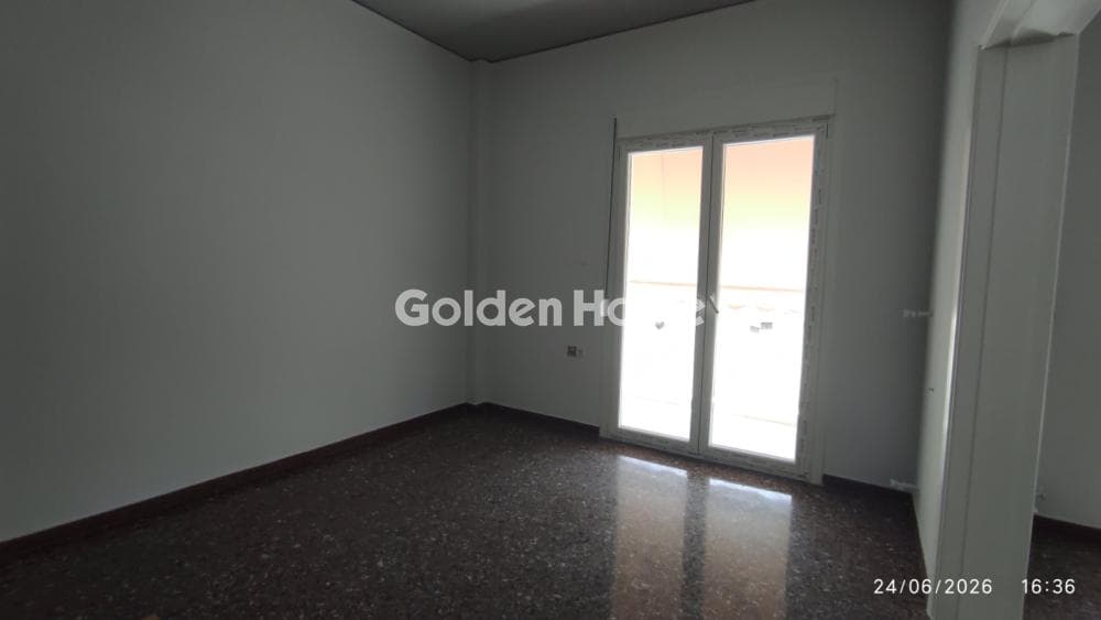 Office in Eleftherias square, Koridallos — Photo 13 of 17