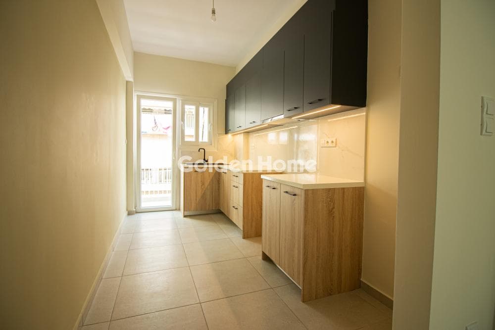 Apartment in Maniatika, Piraeus — Photo 7 of 21