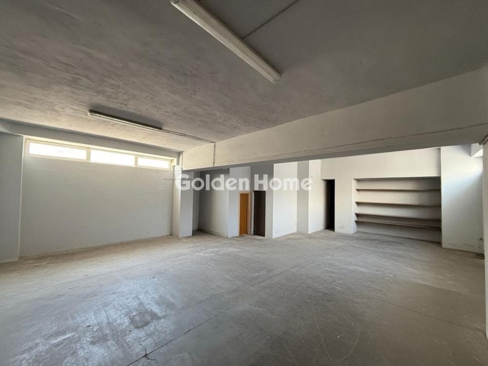 Retail Store in Center, Piraeus — Photo 1 of 6